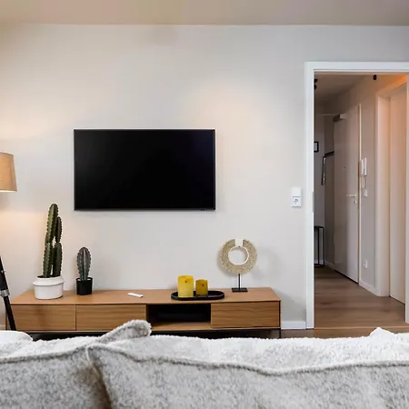 Von Spears - Edles Design Mit Balkon Und Kostenloser Tiefgarage Im Neuseenland Apartmán *