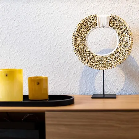 Von Spears - Edles Design Mit Balkon Und Kostenloser Tiefgarage Im Neuseenland