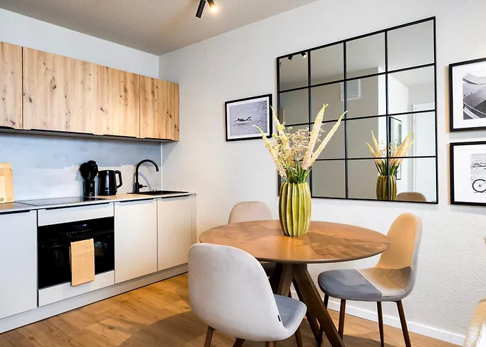 Von Spears - Edles Design Mit Balkon Und Kostenloser Tiefgarage Im Neuseenland